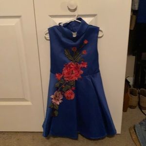 Sleeveless trial scully beautiful dress. Size 4